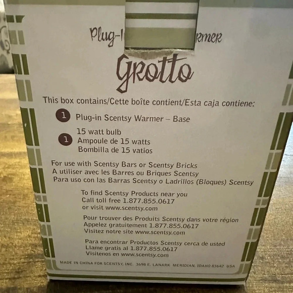 SCENTSY GROTTO GREEN FERN PLUG IN WARMER- New in Box - Picture 3 of 7